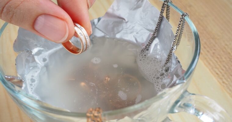 How to clean silver jewelry